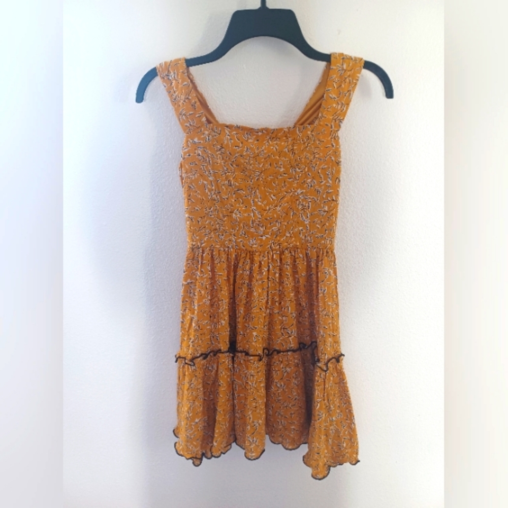 NWT Sleeveless short dress.